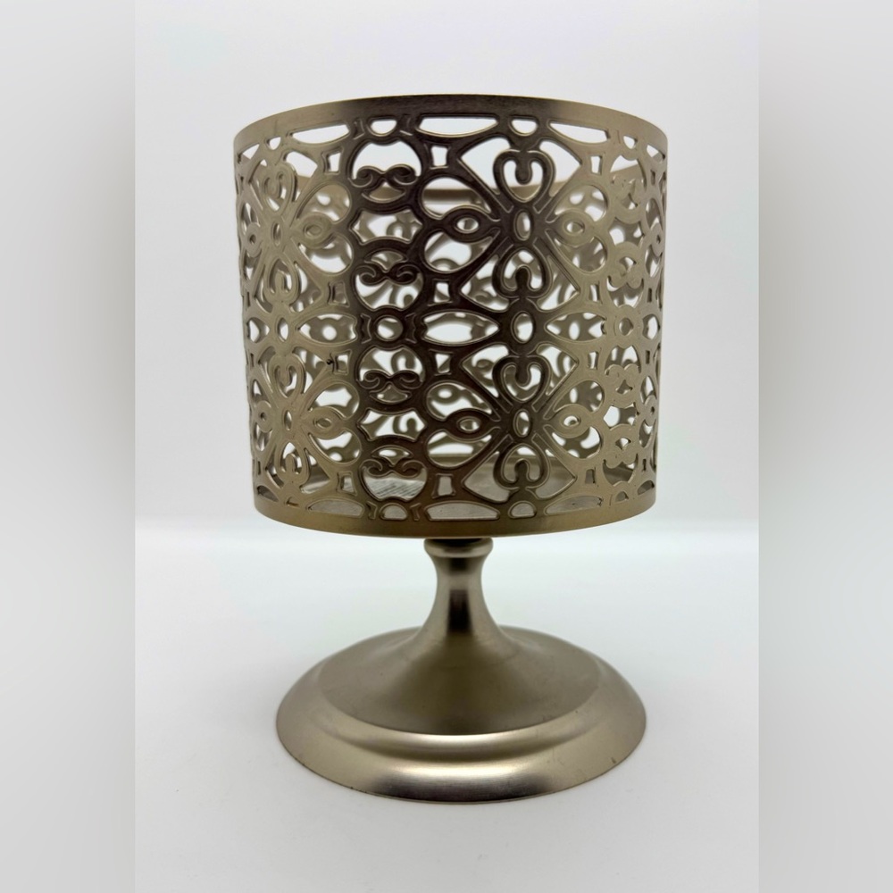 Bath & Body Works SILVER ORNATE SCROLL 3 WICK PEDESTAL CANDLE HOLDER RARE